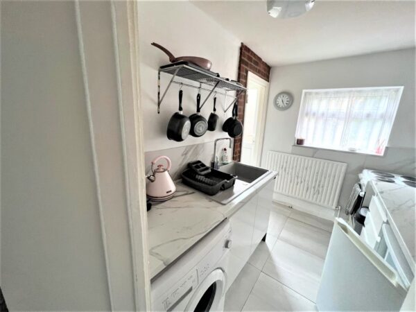 1 Bedroom House (Cottage) To Let - High Wycombe