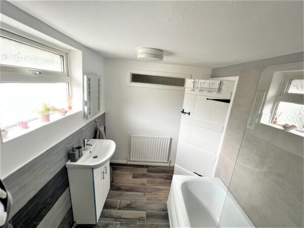 1 Bedroom House (Cottage) To Let - High Wycombe