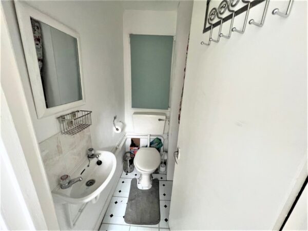 1 Bedroom House (Cottage) To Let - High Wycombe