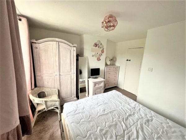 1 Bedroom House (Cottage) To Let - High Wycombe