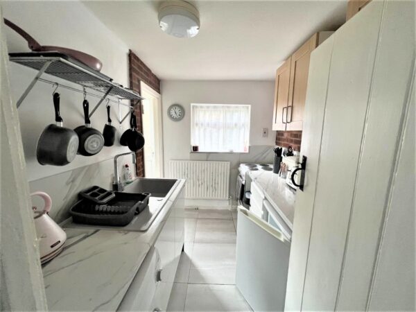 1 Bedroom House (Cottage) To Let - High Wycombe