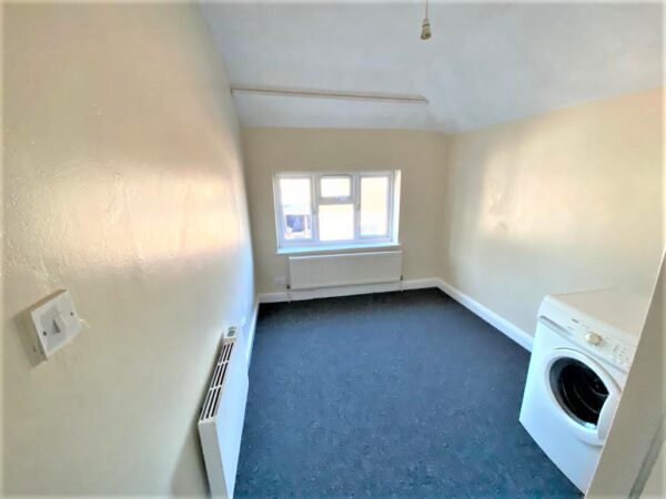 1/2 Bedroom Flat To Let - Hp12