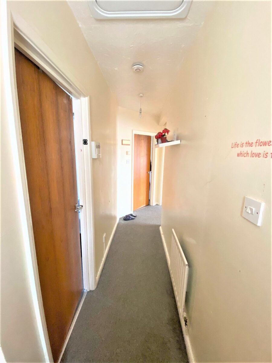 2 Bedroom Flat For Sale - High Wycombe