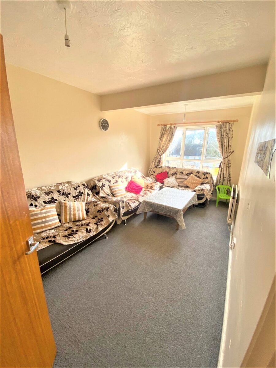 2 Bedroom Flat For Sale - High Wycombe