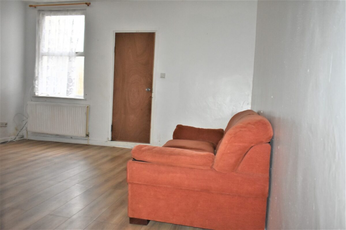 3 Bedroom House For Sale - High Wycombe