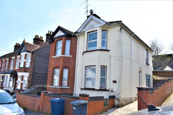 3/4 Bedroom House To Let - High Wycombe