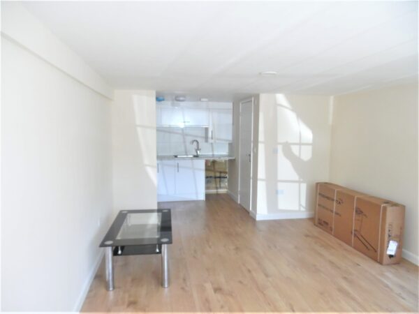 Studio Flat To Let - High Wycombe