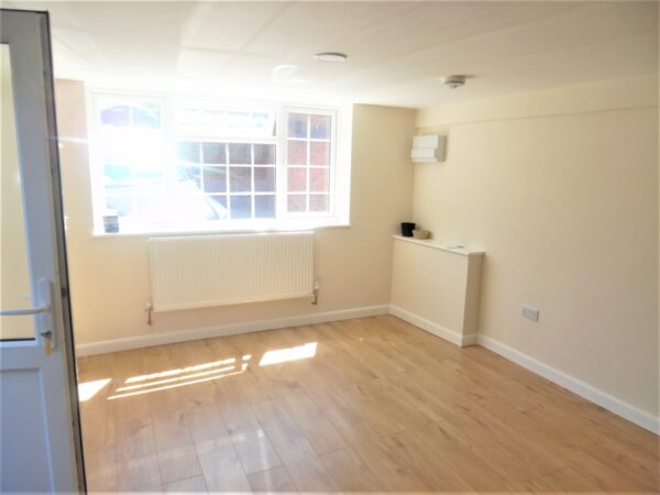 Studio Flat To Let - High Wycombe