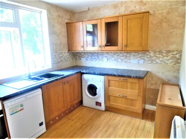 2 Bedroom House To Let - High Wycombe