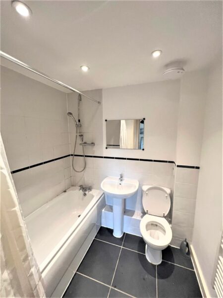 2 Bedroom Flat To Let - High Wycombe