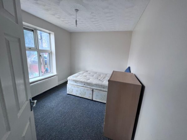 2 Bedroom Flat - High Wycombe