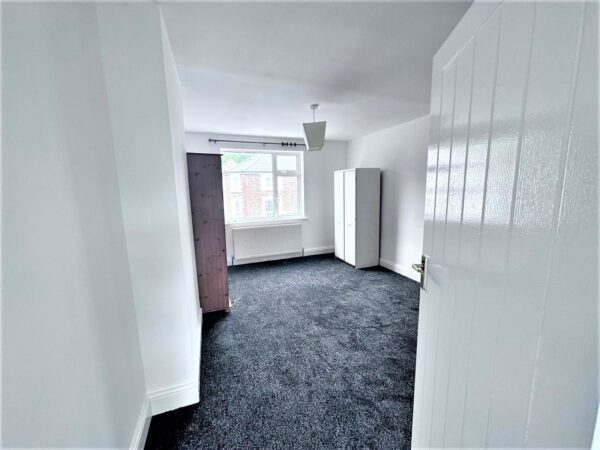 4 Bedroom Flat High Wycombe