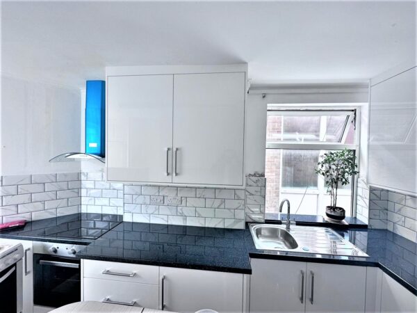 4 Bedroom Flat High Wycombe