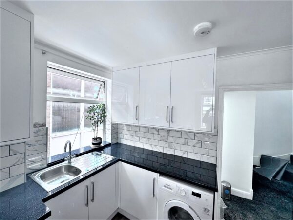 4 Bedroom Flat High Wycombe