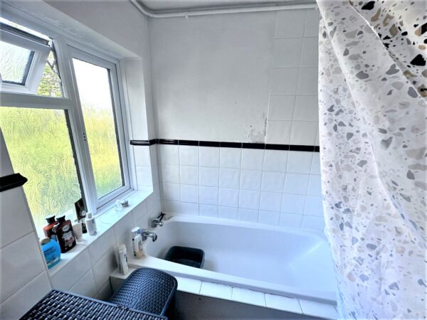 2 Bedroom Flat - High Wycombe