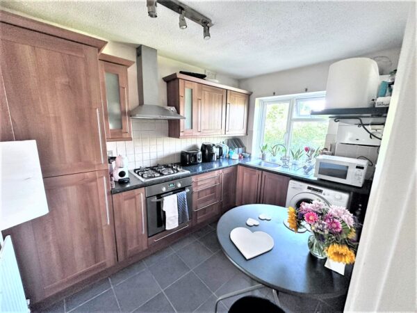 2 Bedroom Flat - High Wycombe