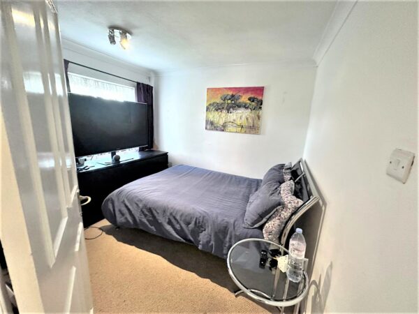 2 Bedroom Flat - High Wycombe