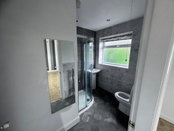 4 Bedroom House - Stoke On Trent