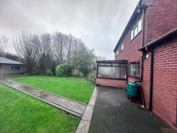 4 Bedroom House - Stoke On Trent