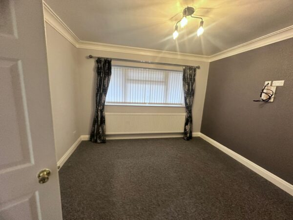 4 Bedroom House - Stoke On Trent