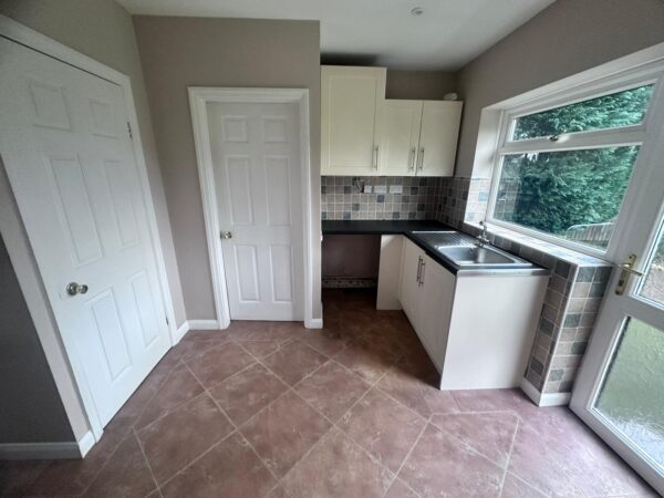 4 Bedroom House - Stoke On Trent