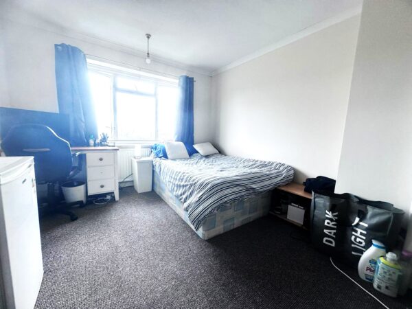 4 Bedroom House - High Wycombe