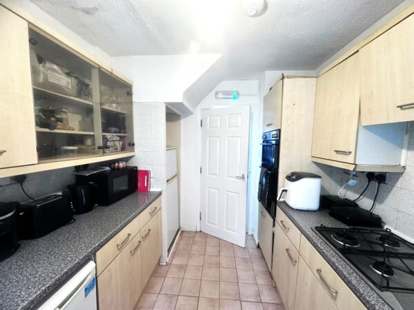 4 Bedroom House - High Wycombe