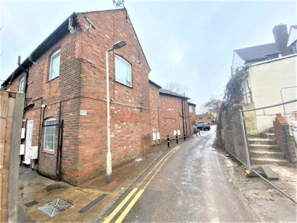 Studio Flat To Let - High Wycombe