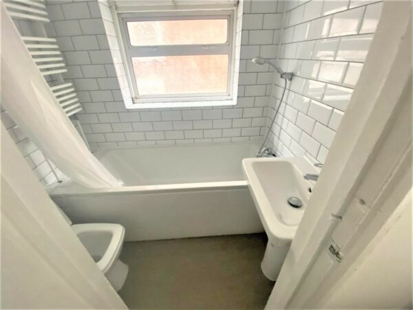 2 Bedroom Flat - High Wycombe