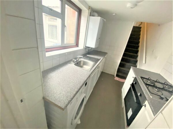 2 Bedroom Flat - High Wycombe