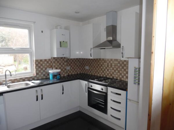 2 Bedroom Flat To Let - HP13