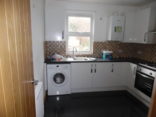 2 Bedroom Flat To Let - HP13