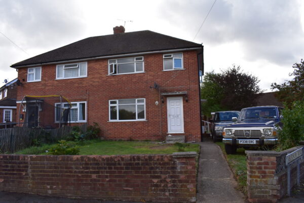 3/4 Bedroom House To Let - HP12