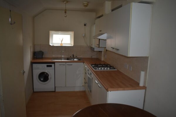 2 Bedroom Flat To Let - HP11