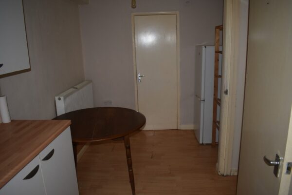 2 Bedroom Flat To Let - HP11