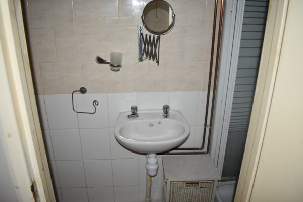 2 Bedroom Flat To Let - HP11