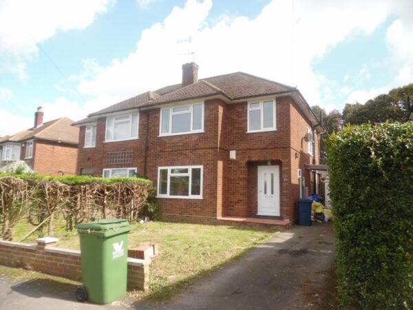 4 Bedroom House To Let - HP11