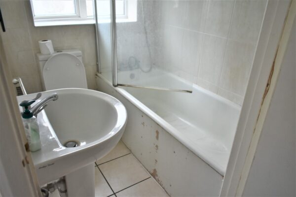 3/4 Bedroom House To Let - HP12