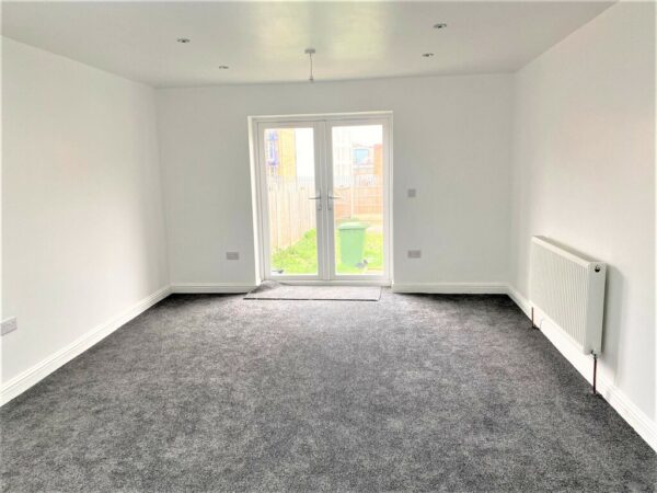 1 Bedroom Flat To Let - HP11