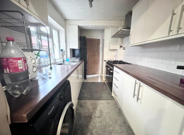 4 Bedroom House To Let - HP11