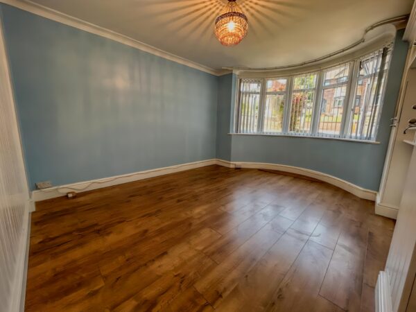 2 Bedroom Flat To Let - HP12