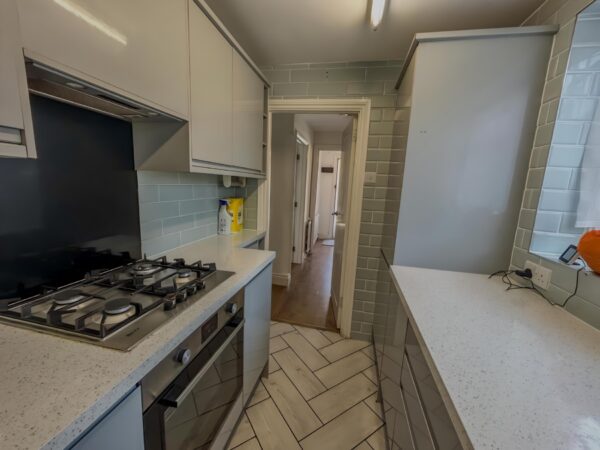 2 Bedroom Flat To Let - HP12