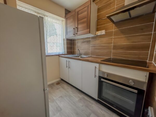 1 Bedroom Flat To Let - HP12