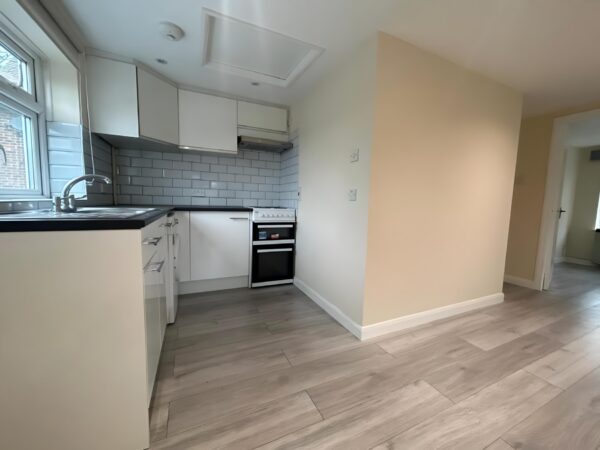 1 Bedroom Flat To Let - HP12