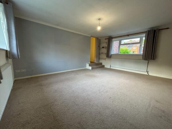 2 Bedroom Maisonette To Let - HP13