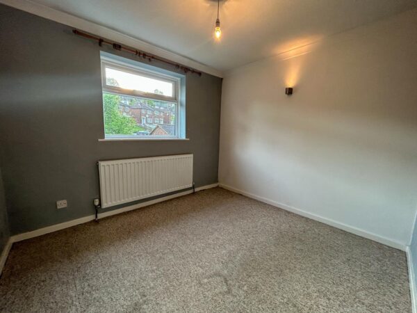 2 Bedroom Maisonette To Let - HP13