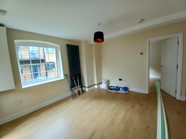 1 Bedroom Flat To Let - HP11