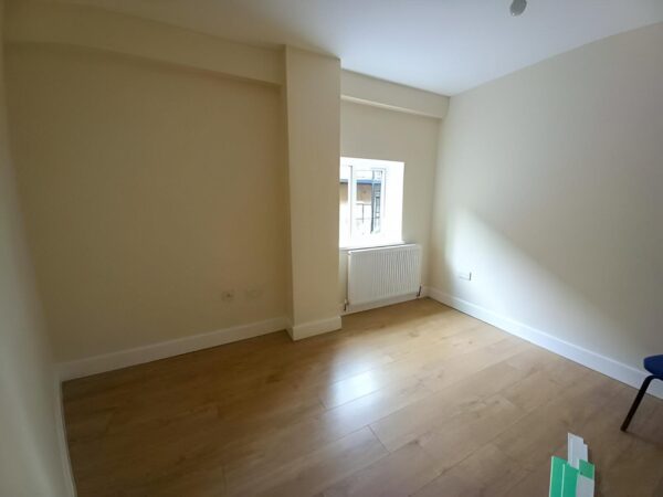 1 Bedroom Flat To Let - HP11