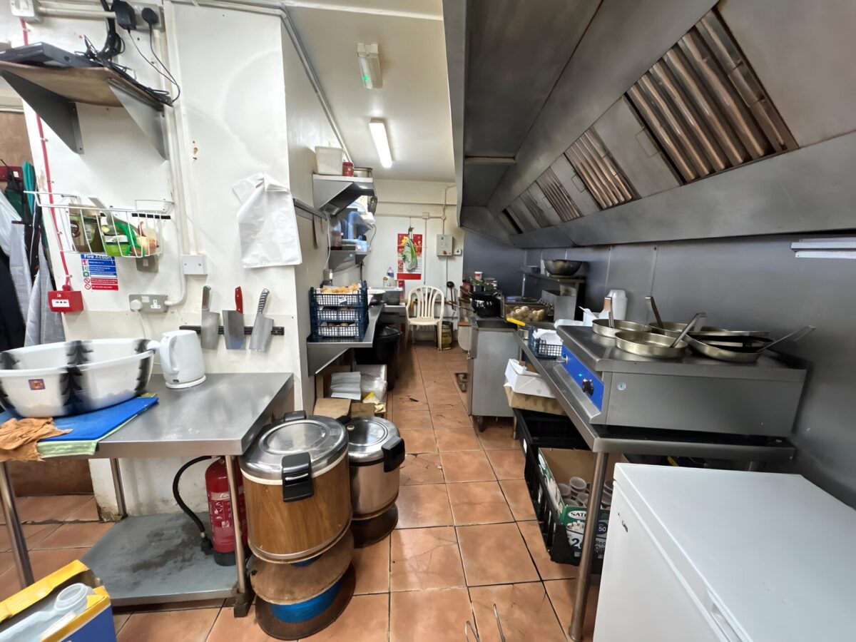 Commercial Kitchen To Let - HP11