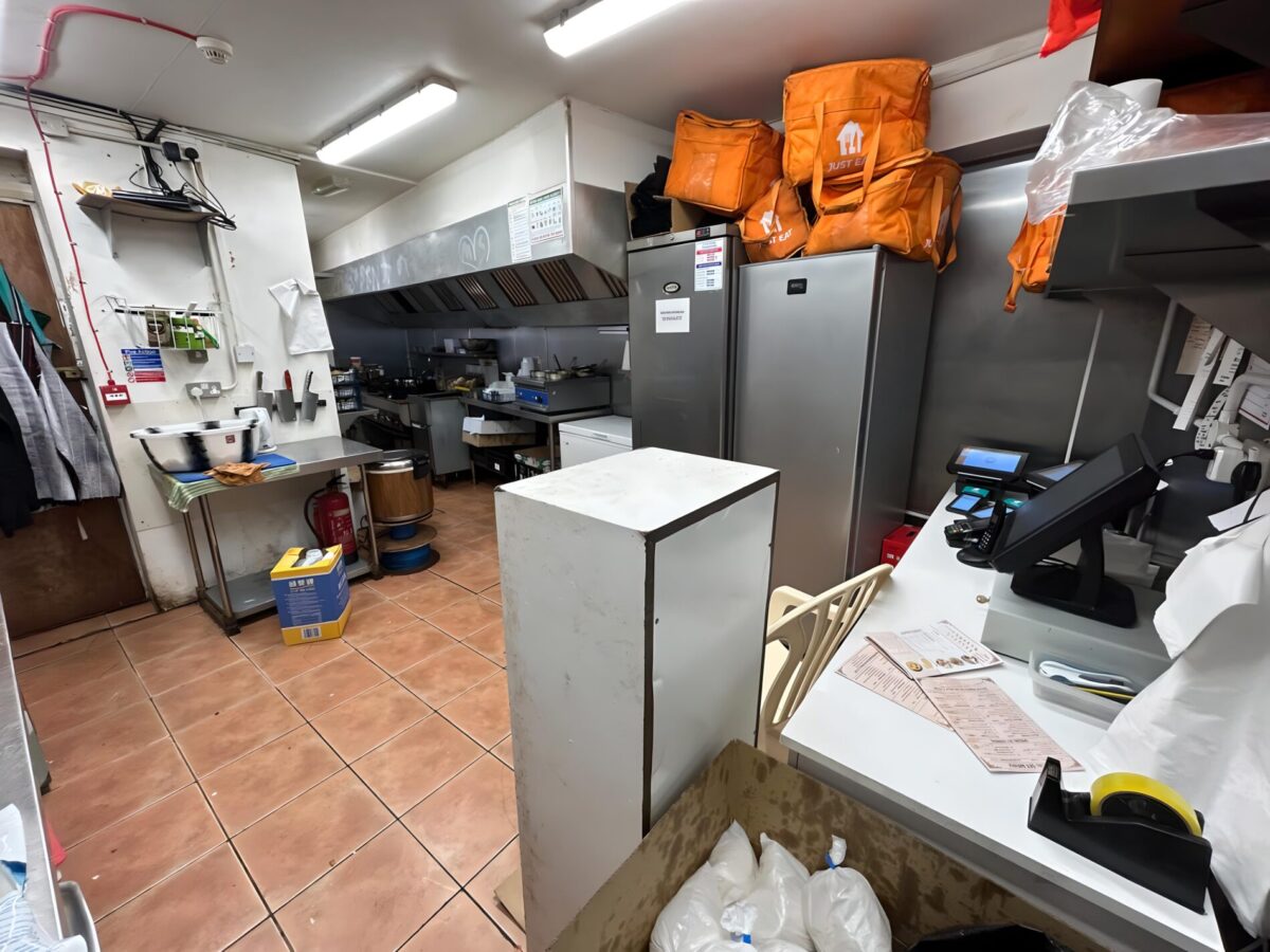 Commercial Kitchen To Let - HP11